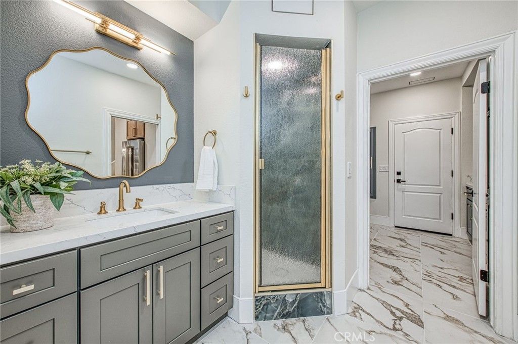 Image 39 of property listing at 9381 N Woodmont Drive, Fresno, CA 93720