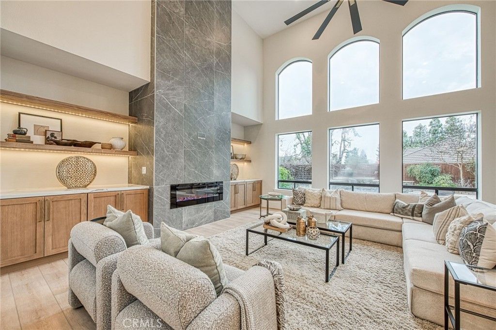 Image 42 of property listing at 9381 N Woodmont Drive, Fresno, CA 93720