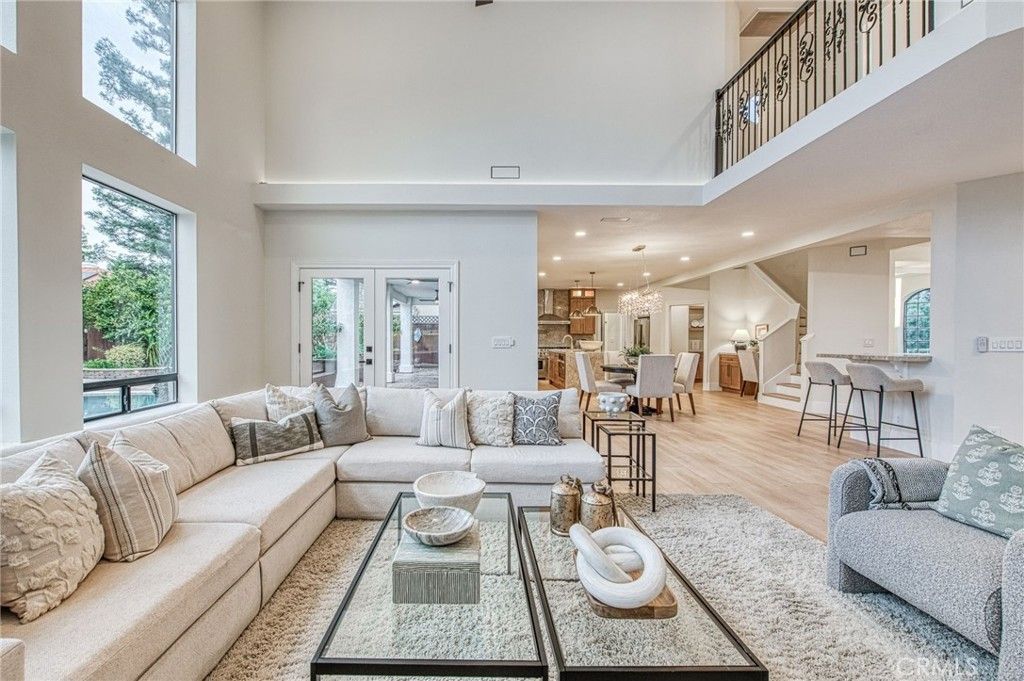 Image 44 of property listing at 9381 N Woodmont Drive, Fresno, CA 93720