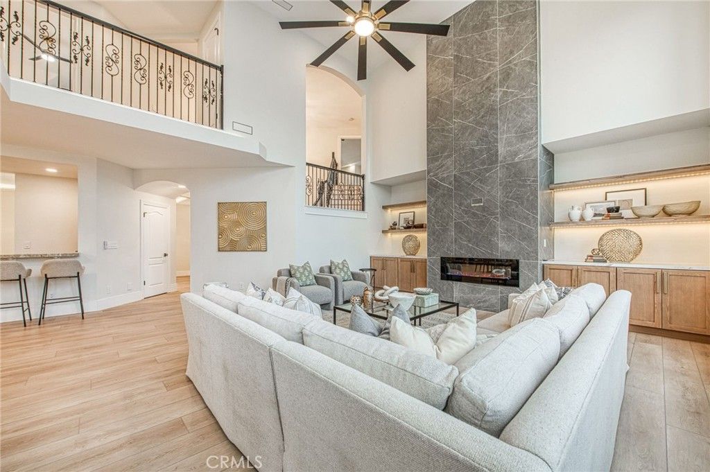 Image 46 of property listing at 9381 N Woodmont Drive, Fresno, CA 93720