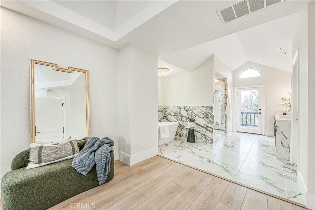 Image 60 of property listing at 9381 N Woodmont Drive, Fresno, CA 93720