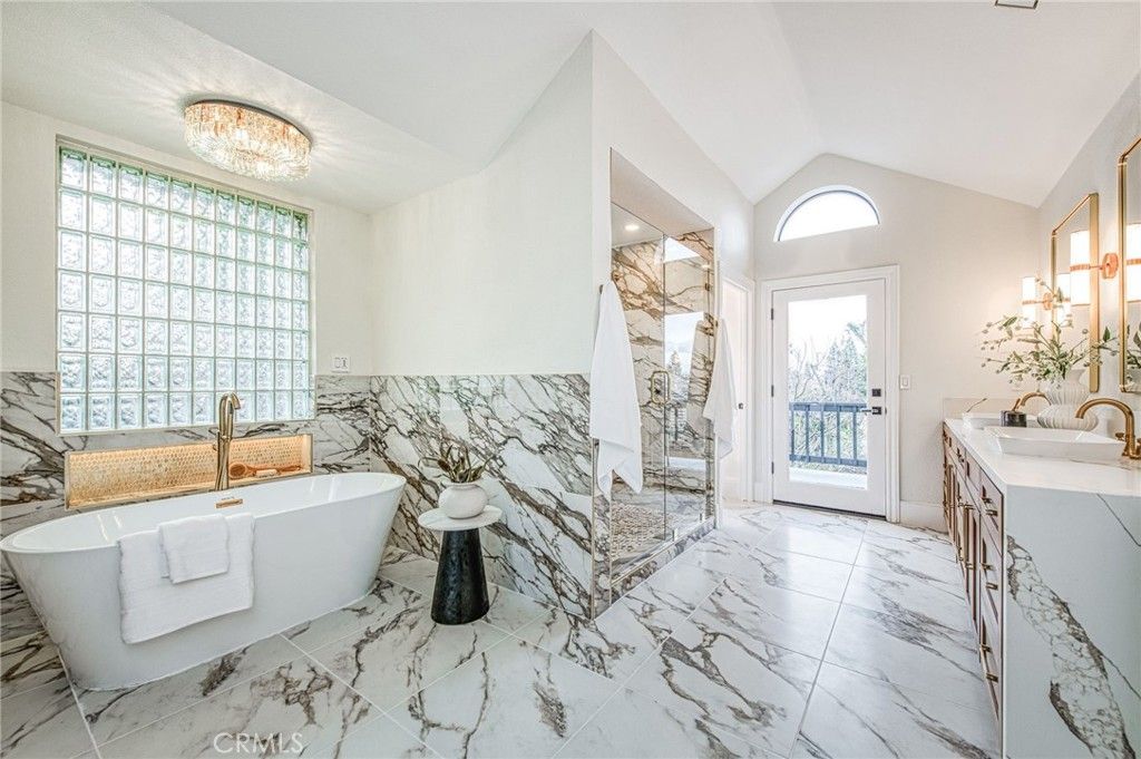 Image 61 of property listing at 9381 N Woodmont Drive, Fresno, CA 93720