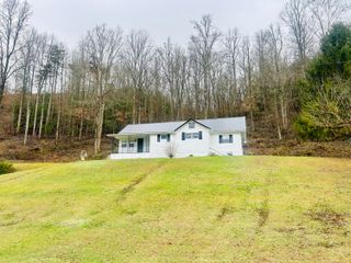 11571 Kentucky 11, Oneida, KY 40972