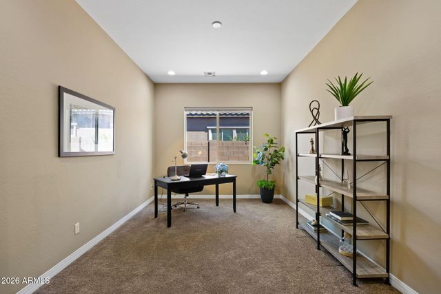 3325 E COCONINO Drive, Gilbert, AZ 85298