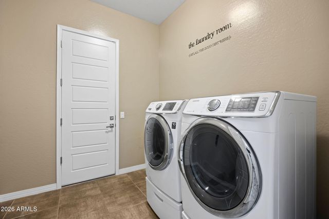 3325 E COCONINO Drive, Gilbert, AZ 85298
