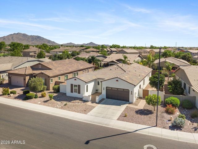 3325 E COCONINO Drive, Gilbert, AZ 85298