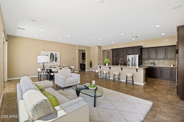 3325 E COCONINO Drive, Gilbert, AZ 85298