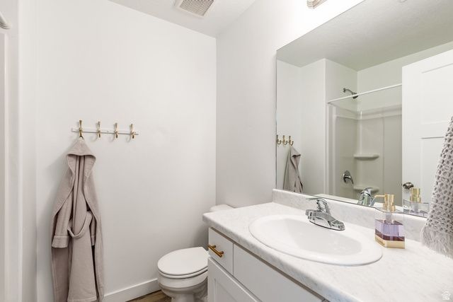 684 E 330 N, Vineyard, UT 84059