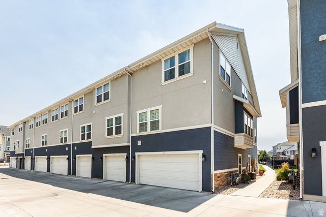 684 E 330 N, Vineyard, UT 84059
