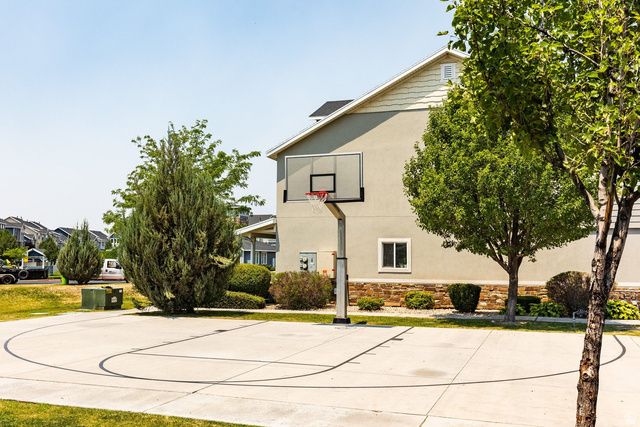 684 E 330 N, Vineyard, UT 84059