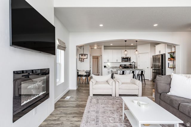 684 E 330 N, Vineyard, UT 84059