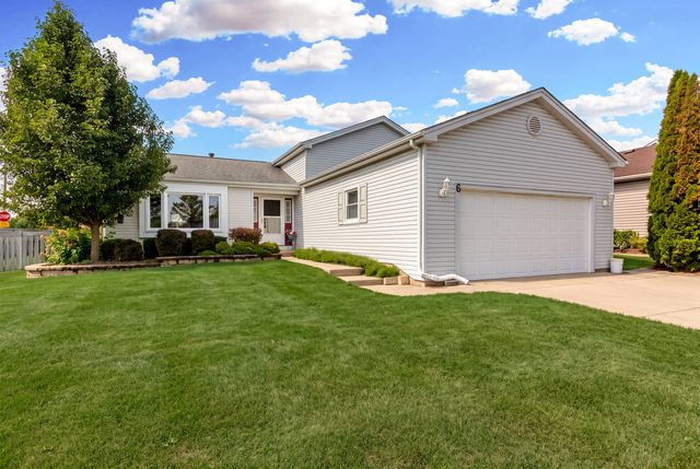 6 Carol Ann Drive, Streamwood, IL 60107