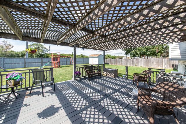 6 Carol Ann Drive, Streamwood, IL 60107