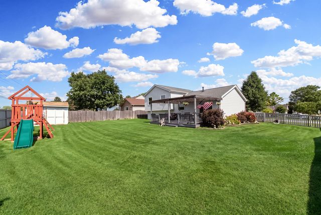 6 Carol Ann Drive, Streamwood, IL 60107