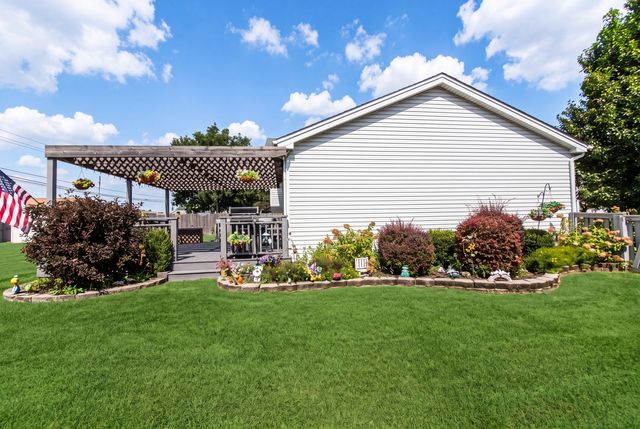 6 Carol Ann Drive, Streamwood, IL 60107