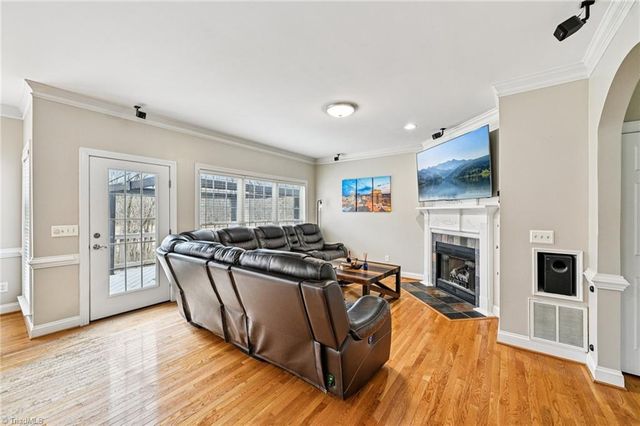 105 Meadowcrest Court, Clemmons, NC 27012