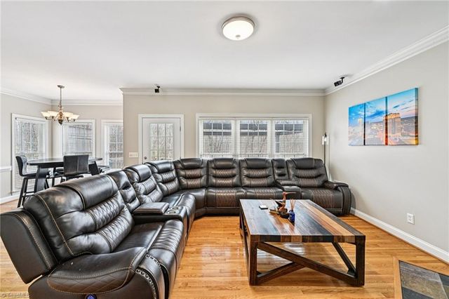 105 Meadowcrest Court, Clemmons, NC 27012