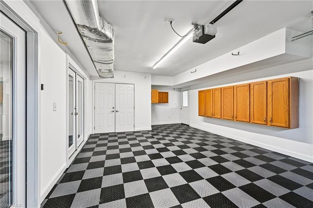 105 Meadowcrest Court, Clemmons, NC 27012