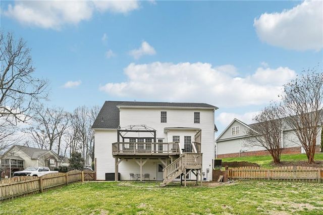 105 Meadowcrest Court, Clemmons, NC 27012