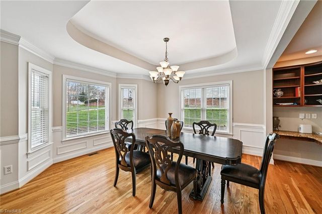 105 Meadowcrest Court, Clemmons, NC 27012