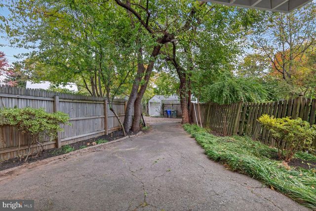 1013 26TH ST S, Arlington, VA 22202