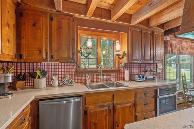 2776 Falls Road, Marcellus, NY 13108