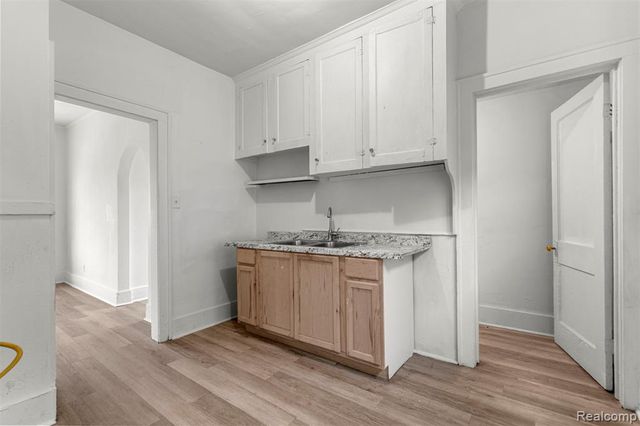 3964 Lenox Street, Detroit, MI 48215