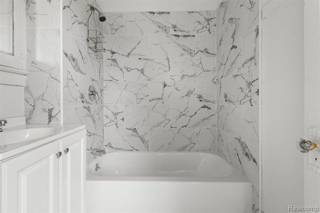 3964 Lenox Street, Detroit, MI 48215