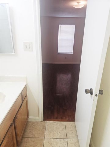 10689 Braes Bend Drive, Houston, TX 77071