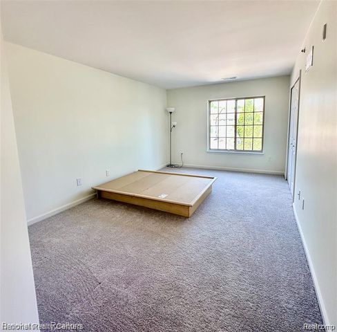 14301 Pinehurst Lane, Grand Blanc Charter Township, MI 48439