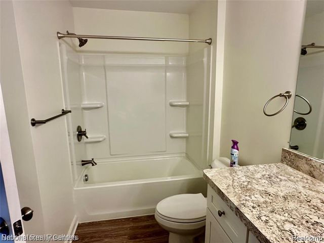 14301 Pinehurst Lane, Grand Blanc Charter Township, MI 48439