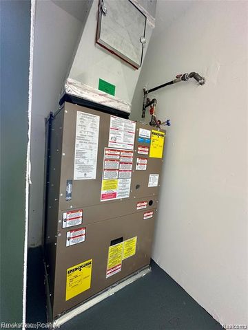 14301 Pinehurst Lane, Grand Blanc Charter Township, MI 48439