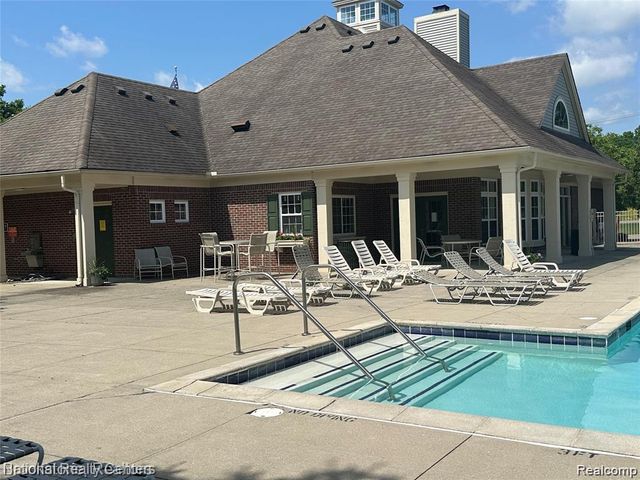 14301 Pinehurst Lane, Grand Blanc Charter Township, MI 48439