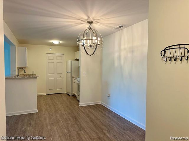 14301 Pinehurst Lane, Grand Blanc Charter Township, MI 48439