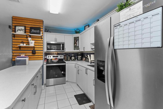 2884 W 75th Street, Hialeah, FL 33018