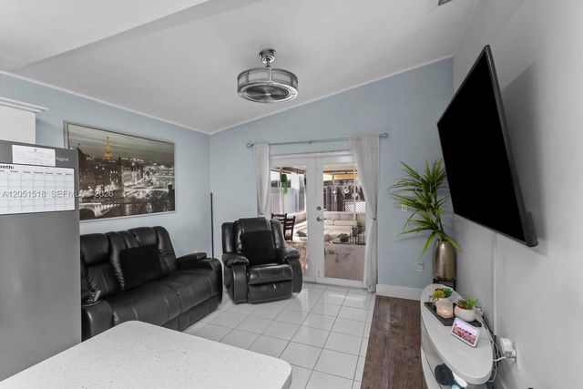 2884 W 75th Street, Hialeah, FL 33018