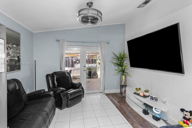 2884 W 75th Street, Hialeah, FL 33018