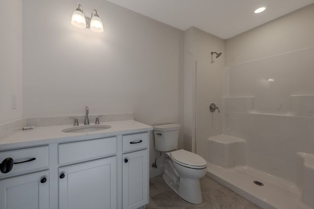 112 Genest St 17, Dracut, MA 01826