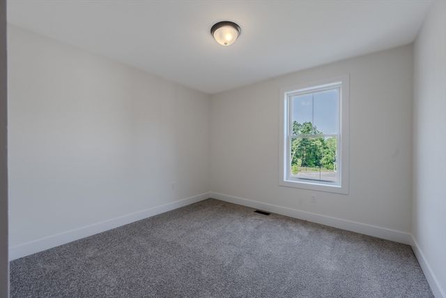 112 Genest St 17, Dracut, MA 01826