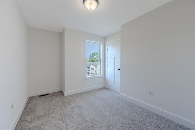 112 Genest St 17, Dracut, MA 01826