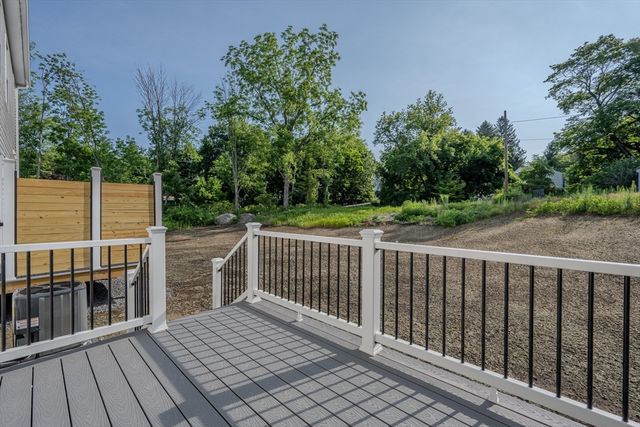 112 Genest St 17, Dracut, MA 01826