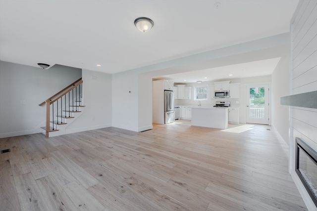 112 Genest St 17, Dracut, MA 01826
