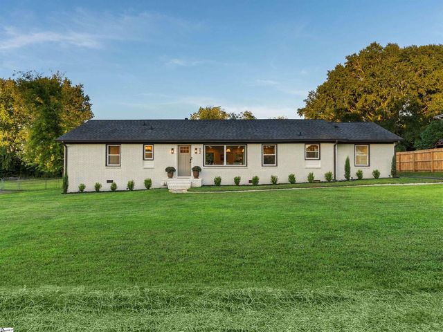 22 Annandale Drive, Boiling Springs, SC 29316