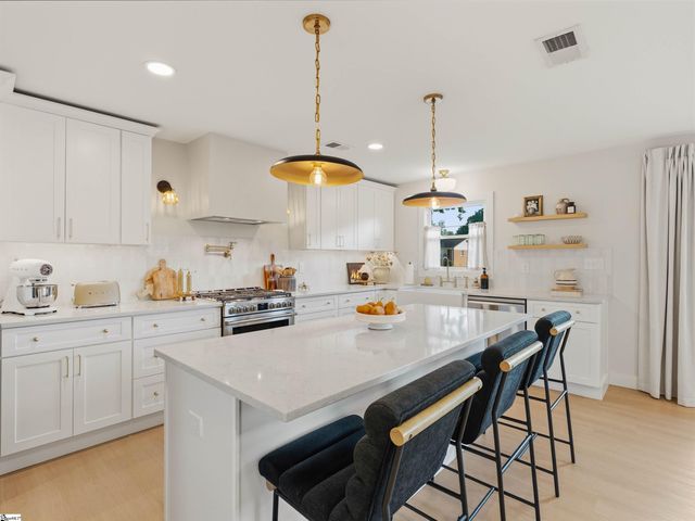 22 Annandale Drive, Boiling Springs, SC 29316
