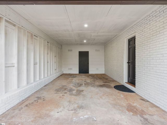 22 Annandale Drive, Boiling Springs, SC 29316
