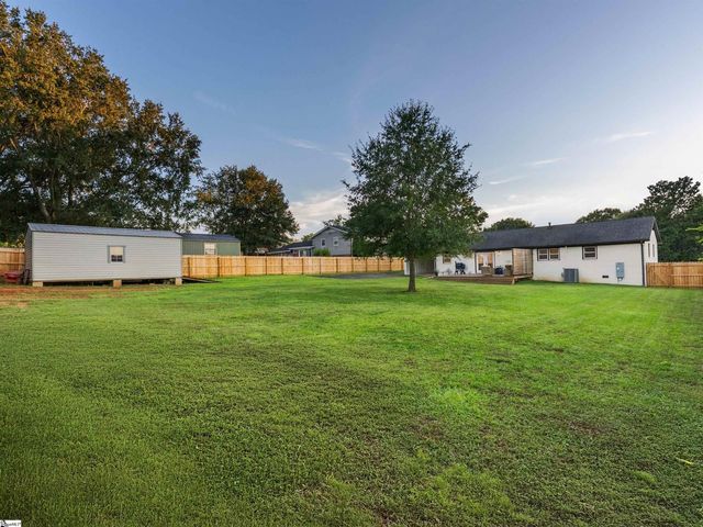 22 Annandale Drive, Boiling Springs, SC 29316
