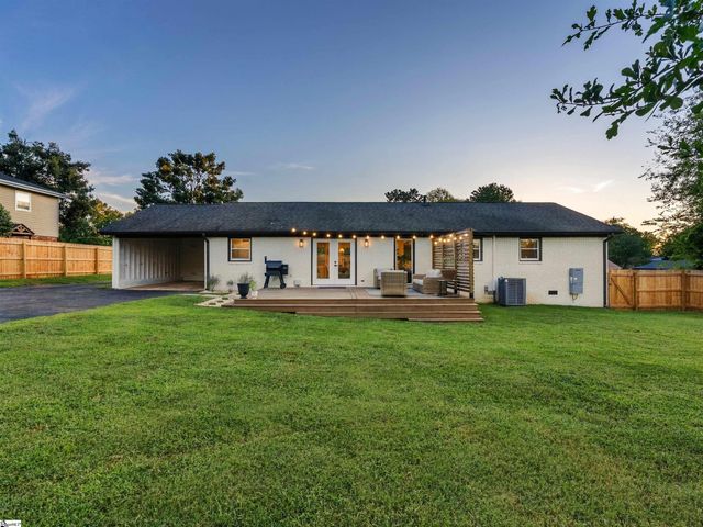 22 Annandale Drive, Boiling Springs, SC 29316