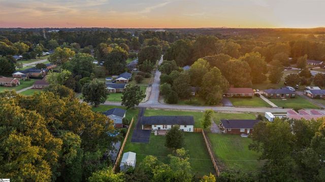 22 Annandale Drive, Boiling Springs, SC 29316