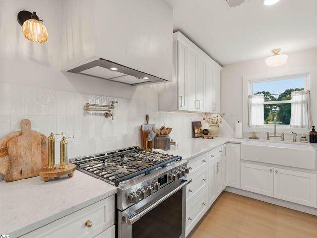 22 Annandale Drive, Boiling Springs, SC 29316