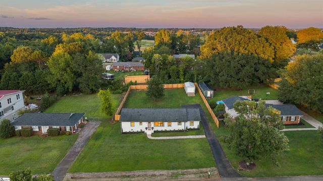22 Annandale Drive, Boiling Springs, SC 29316